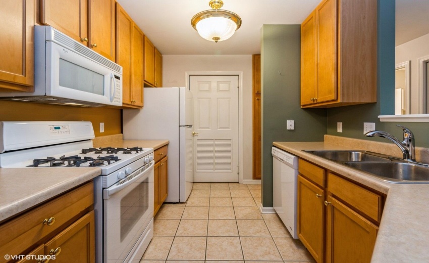 05_9835WildwoodCircle_Unit2A_177001_Kitc