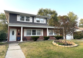 255 173rd Place, Hammond, Indiana, 5 Bedrooms Bedrooms, 9 Rooms Rooms,2 BathroomsBathrooms,Residential,For Sale,173rd,NRA810087