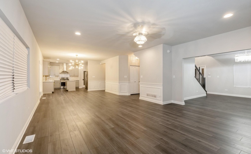 04_7610GrantStreet_165_LivingRoom_MRED_2