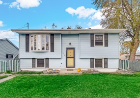 1702 Broadway Avenue, Chesterton, Indiana, 3 Bedrooms Bedrooms, 8 Rooms Rooms,2 BathroomsBathrooms,Residential,For Sale,Broadway,NRA812905