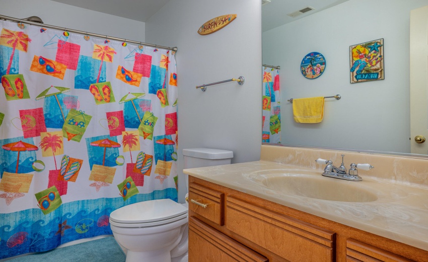 Master Suite Bathroom - Upper Level