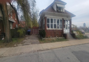 1122 Cedar Street, Michigan City, Indiana, 3 Bedrooms Bedrooms, 9 Rooms Rooms,Residential Income,For Sale,Cedar,NRA813081