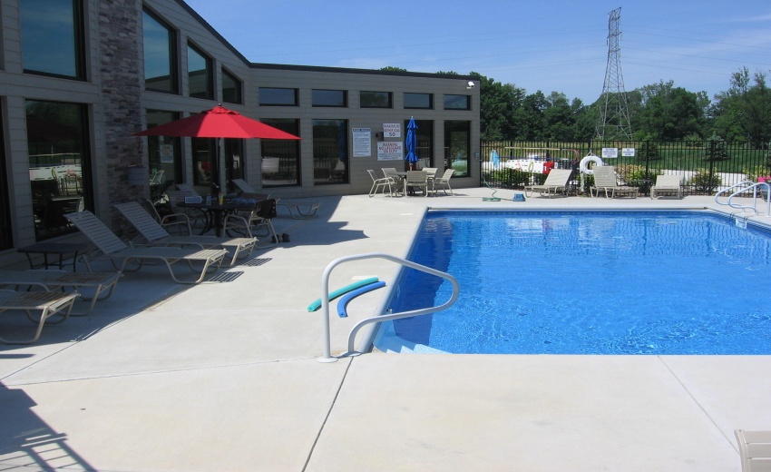 Clubhouse & Pool