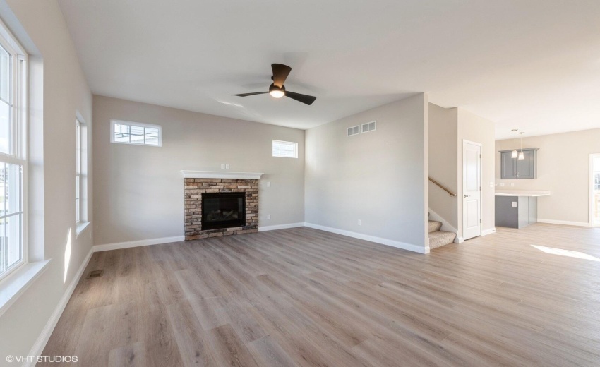 02_407HatchLakePkwy_1_LivingRoom_Large