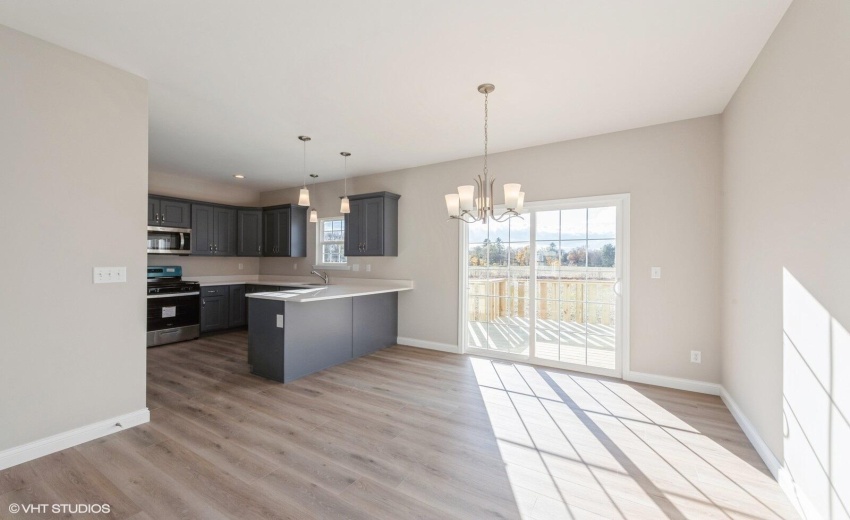 05_407HatchLakePkwy_369001_DiningRoom_La