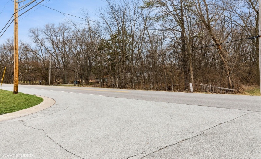 1_8317AUSTIN_2001_Large