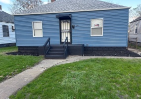 621 Burr Street, Gary, Indiana, 2 Bedrooms Bedrooms, 5 Rooms Rooms,1 BathroomBathrooms,Residential,For Sale,Burr,NRA819485
