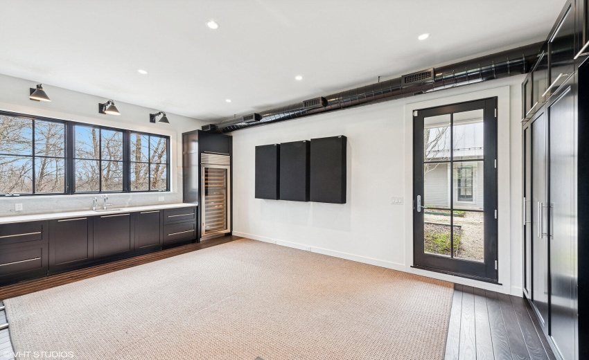 47_126W625N_2070_CourtyardEntertainmentS