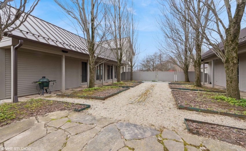 09_126W625N_2022_CourtyardtoSouth_HiRes