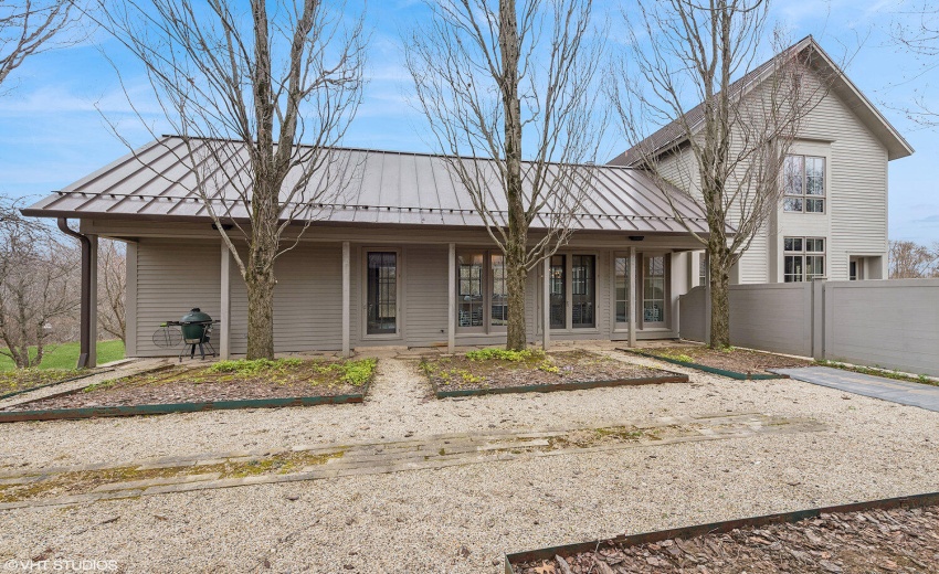 11_126W625N_2024_HouseCourtyardView_HiRe