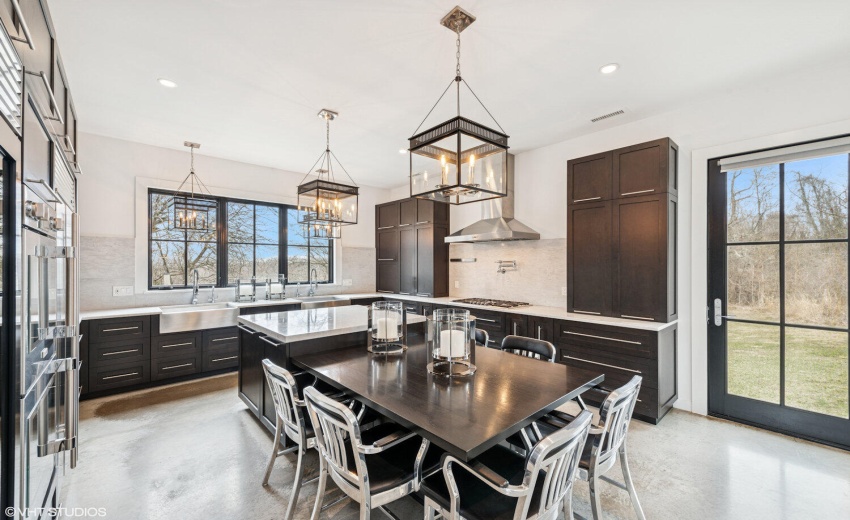 22_126W625N_2036_KitchenDining_HiRes