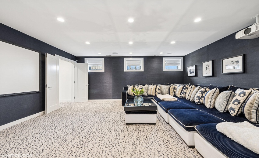 43_126W625N_2065_MediaRoom_HiRes