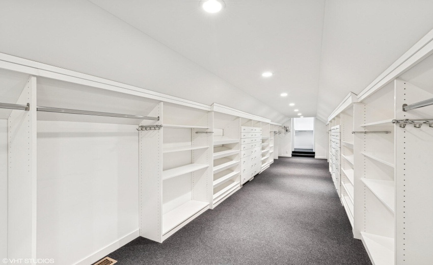 40_126W625N_2061_GrandWalkinClosettoSeco