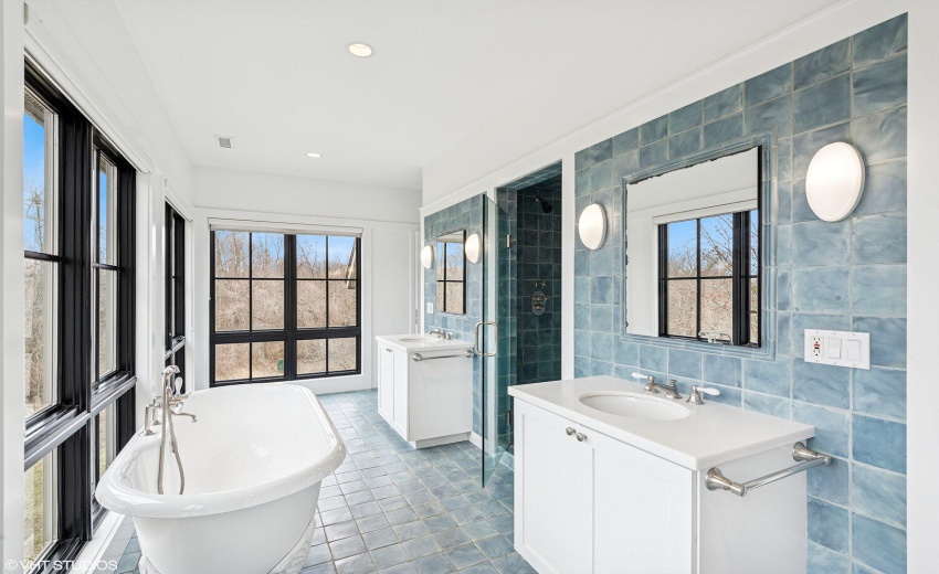 36_126W625N_2055_PrimaryBedroomBathwithB
