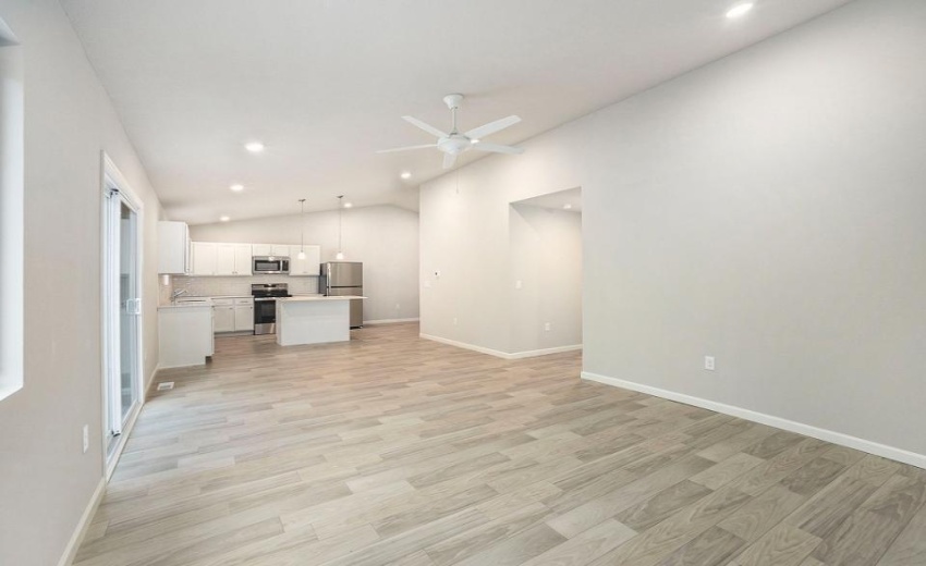 1-AET020-i2190-Great Room1