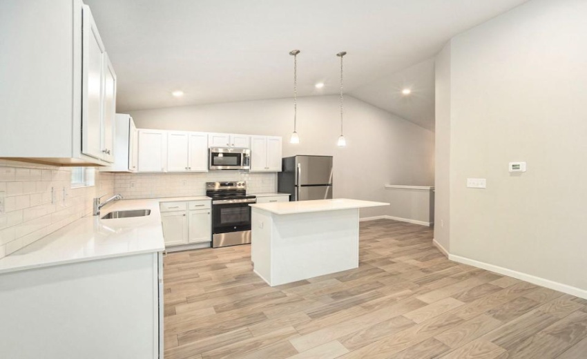 4-AET020-i2190-Kitchen1