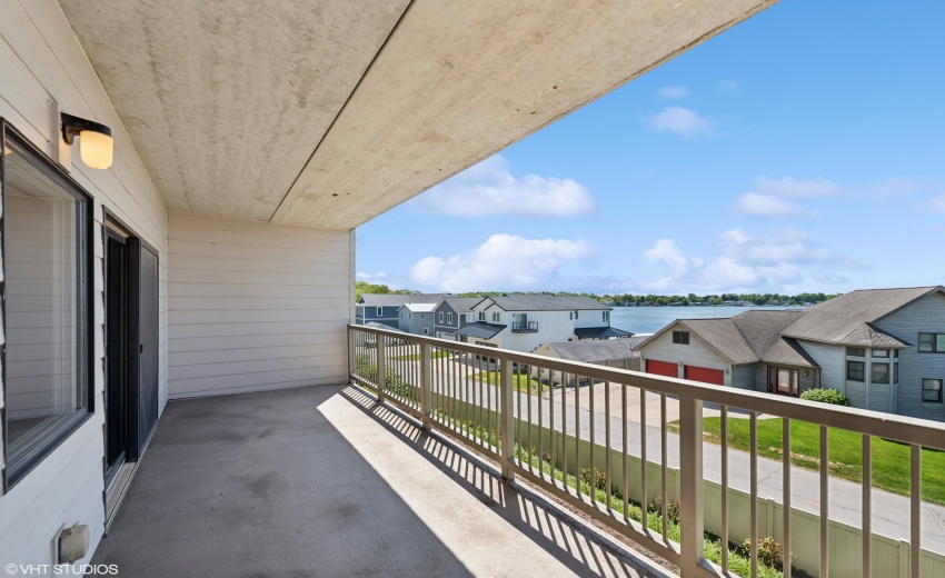 Balcony with views of Pine Lake