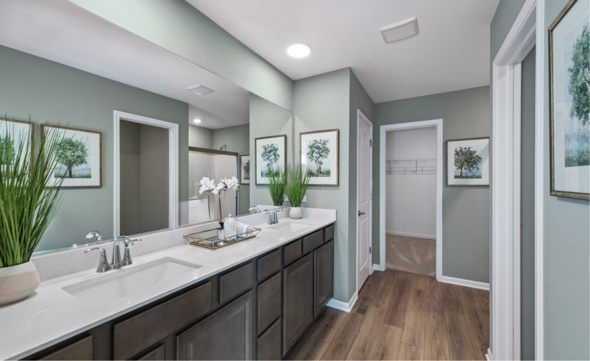CHB_8415_Pic_Rainier_Owners_Bath_F2_Base
