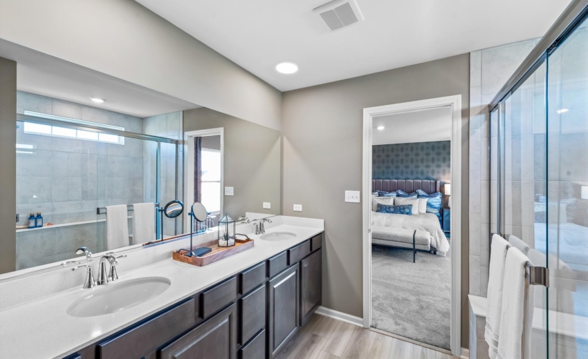 CHB_8415_Pic_Rainier_OwnersBath_4of4_RT_