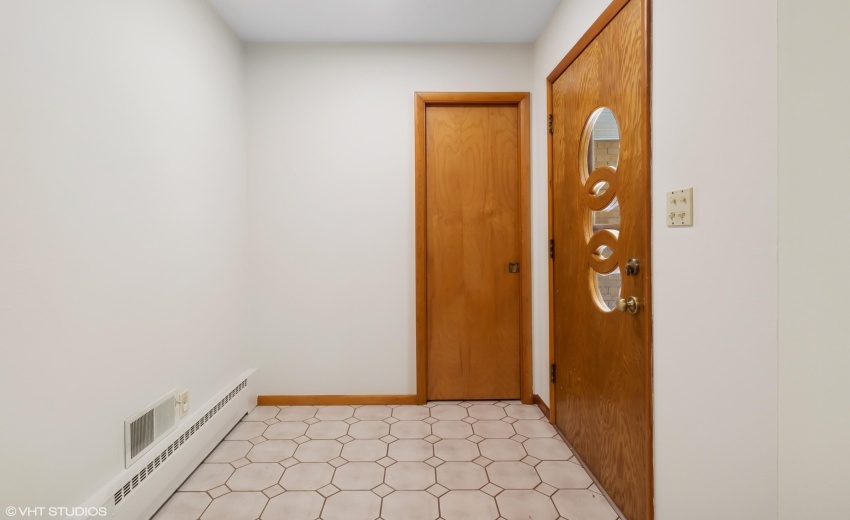 02_1332N450E_84_Entryway_HiRes