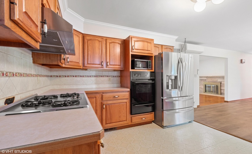 06_1332N450E_177003_Kitchen_HiRes