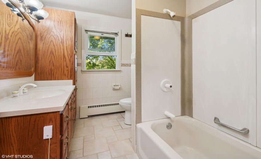 12_1332N450E_8_Bathroom_HiRes
