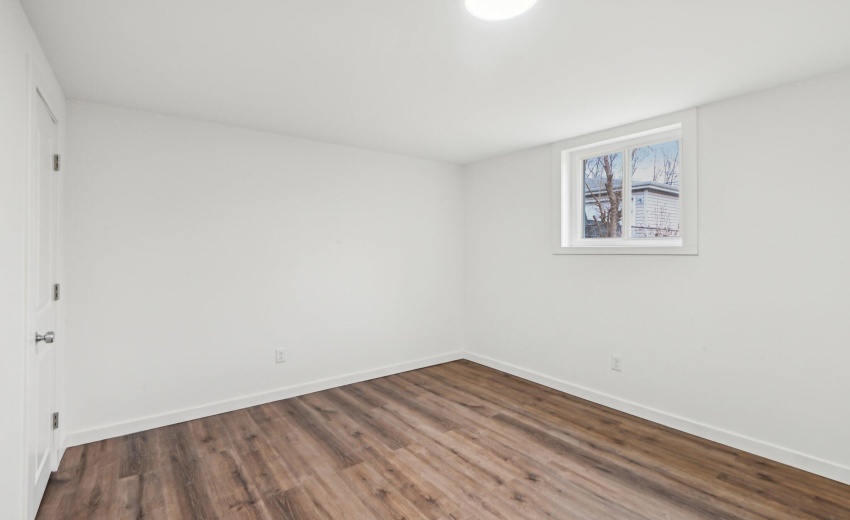 24-web-or-mls-Tennessee Ave-024