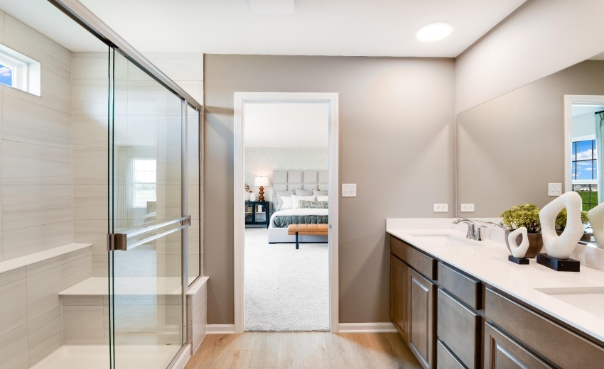 p CHB_Astoria_Pic_Raleigh_owners bath 2