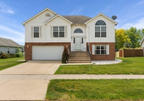 323 Quail Drive, Hobart, Indiana, 4 Bedrooms Bedrooms, 9 Rooms Rooms,3 BathroomsBathrooms,Residential,For Sale,Quail,NRA821725