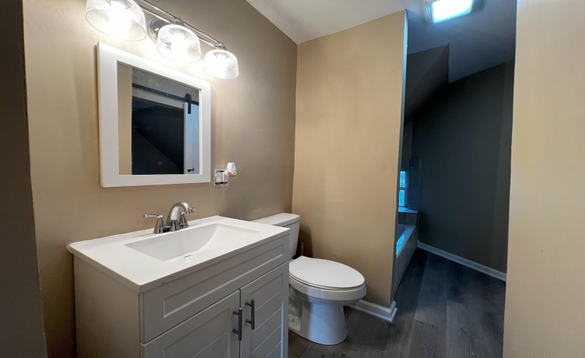 Bathroom 1 - Fillmore