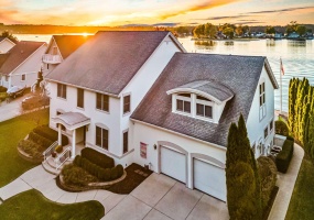 718 Lakeside Street, La Porte, Indiana, 6 Bedrooms Bedrooms, 15 Rooms Rooms,5 BathroomsBathrooms,Residential,For Sale,Lakeside,NRA822397
