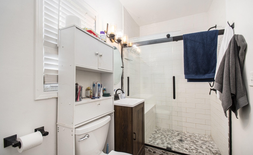 1400 Main bath
