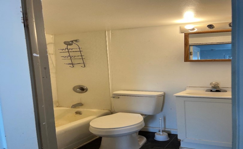 1402 bathroom