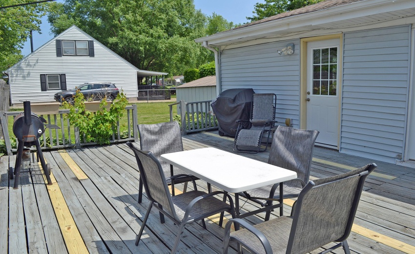 DECK 1
