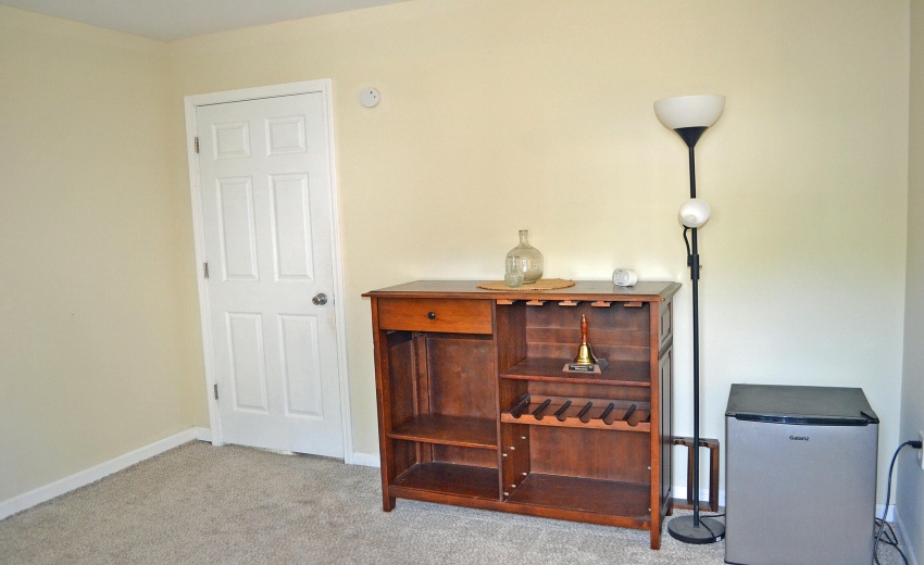 BONUS ROOM TO MBR DOOR