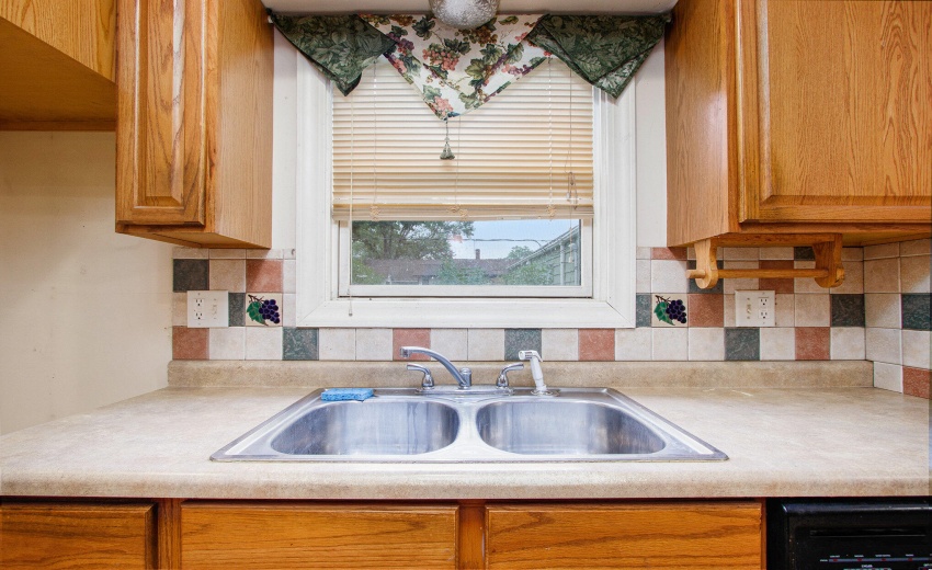 010_250613-482groveave-29_381