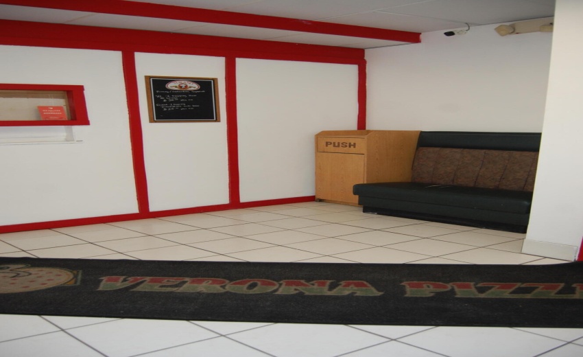 verona pizza lobby