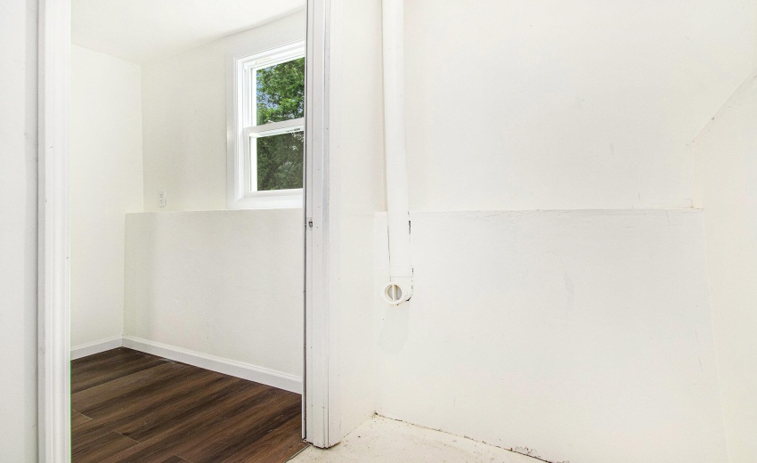 1575 Delaware