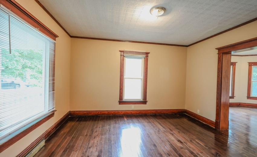 19-web-or-mls-307-walker-st