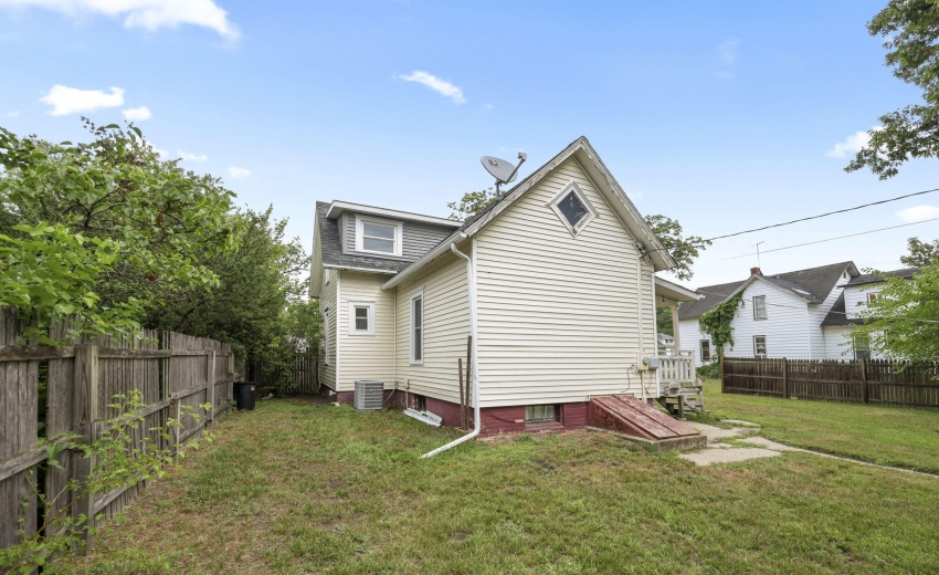 14-web-or-mls-307-walker-st