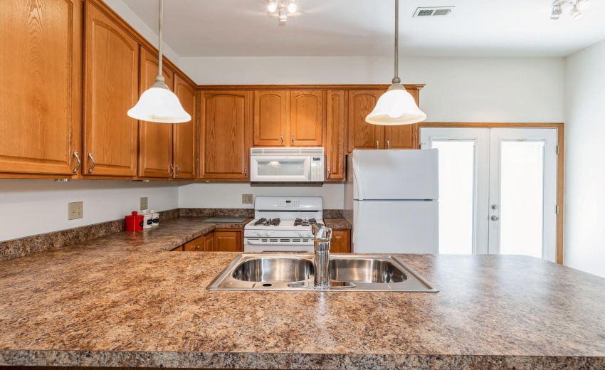 35_13617W117thAve_2003_MRED_2000x1333