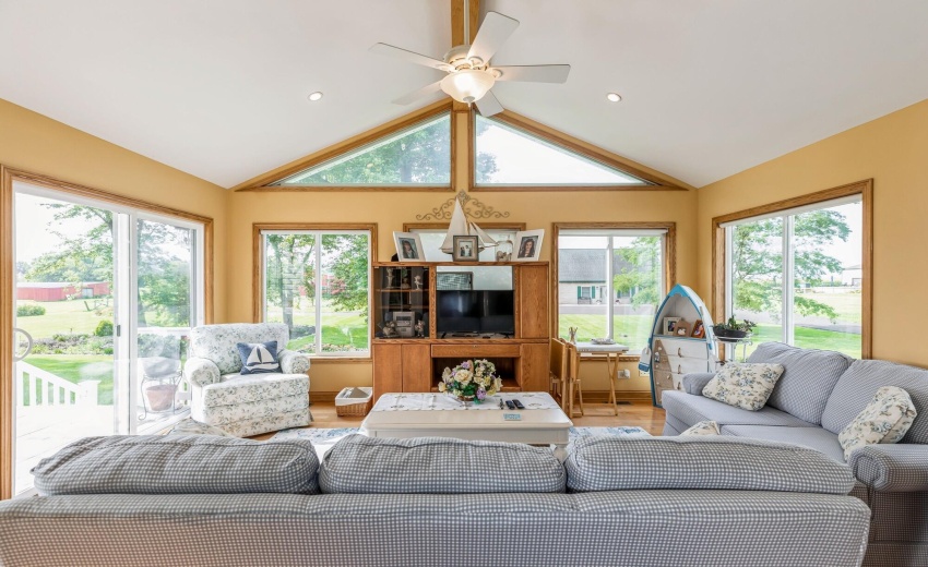 14_13617W117thAve_97_SunRoom_MRED_2000x1