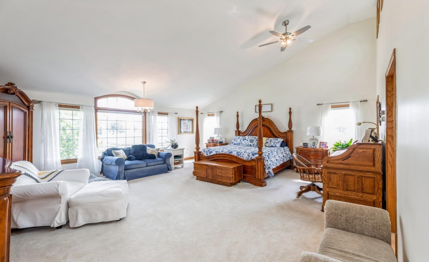 15_13617W117thAve_14_PrimaryBedroom_MRED