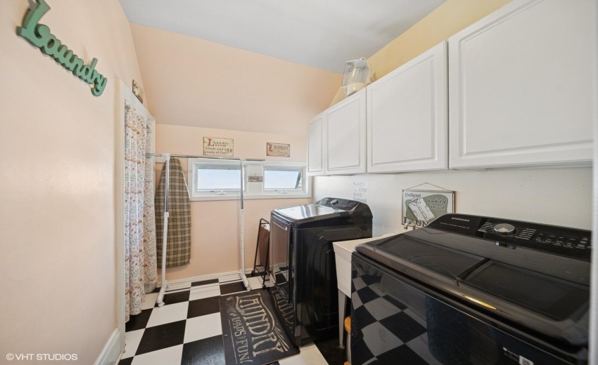 16_717PineStreet_2050_Large