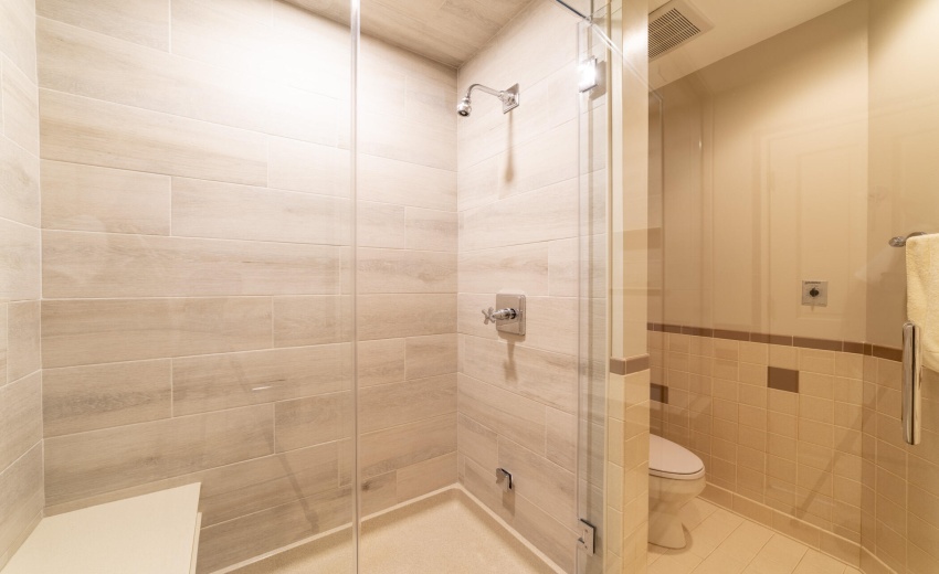 MUpperBathE1000N0060