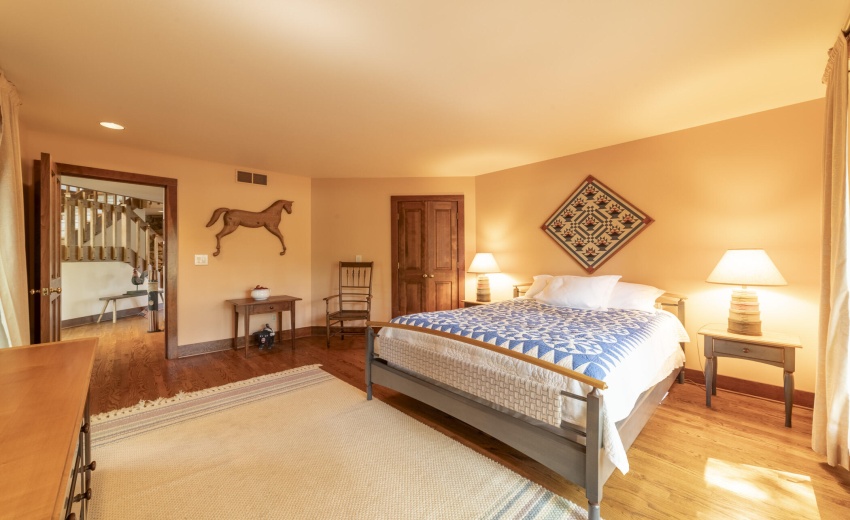 KGroundBedroomE1000N0053