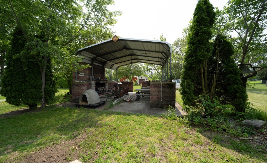 2251 W St Rd 10-08 Pav