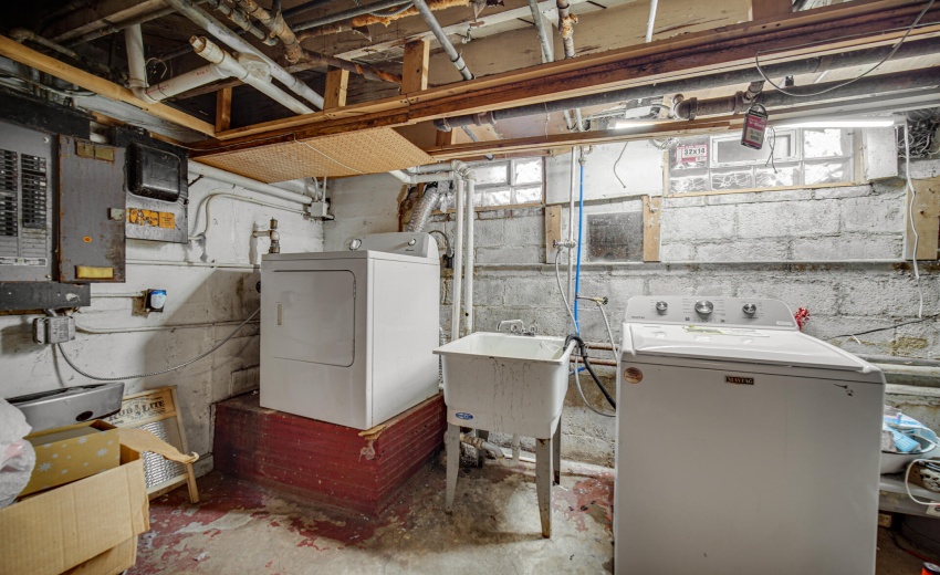 BASEMENT LAUNDRY