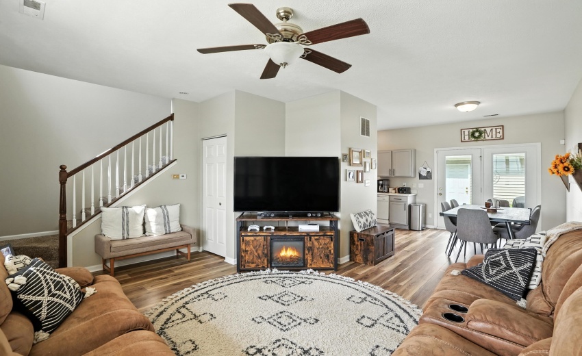 006_DSC05941_with_fire