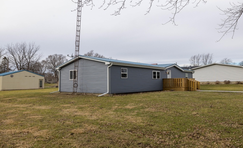 306 S Chestnut St Earl Park-30